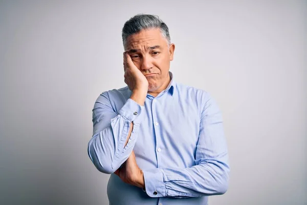 Hombre Negocios Guapo Pelo Gris Mediana Edad Con Camisa Elegante — Foto de Stock