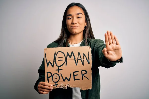 Belle Militante Asiatique Demandant Des Droits Des Femmes Tenant Bannière — Photo