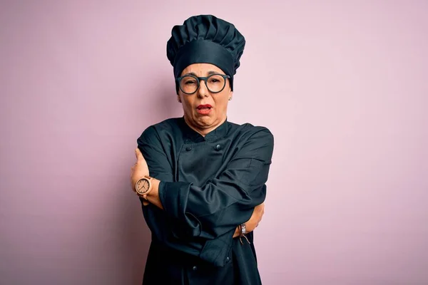 Mujer Chef Morena Mediana Edad Con Uniforme Cocina Sombrero Sobre — Foto de Stock