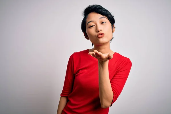 Jong Mooi Aziatisch Meisje Dragen Casual Rood Shirt Staan Geïsoleerde — Stockfoto