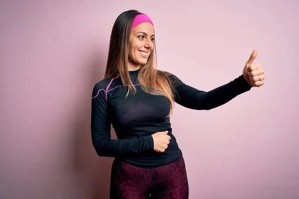 Jong Blond Fitness Vrouw Dragen Sport Workout Kleding Geïsoleerde Achtergrond — Stockfoto