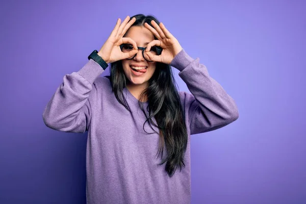 Young Brunette Woman Wearing Glasses Purple Isolated Background Doing Gesture — Stock Photo, Image