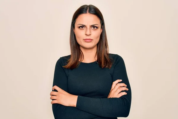 Jonge Mooie Brunette Vrouw Draagt Casual Shirt Staan Geïsoleerde Witte — Stockfoto