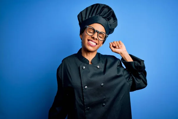Young African American Chef Woman Wearing Cooker Uniform Hat Blue — Stock Photo, Image