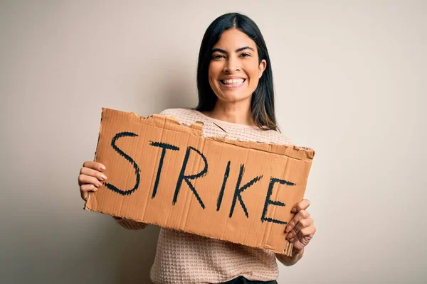 Jovem Bela Mulher Hispânica Segurando Banner Protesto Greve Manifestação Com — Fotografia de Stock