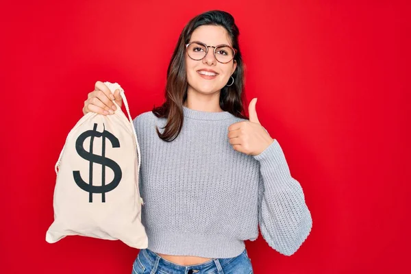 Menina Bonita Nova Que Prende Saco Dinheiro Com Símbolo Dólar — Fotografia de Stock