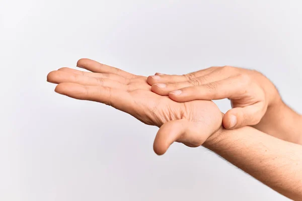 Mão Homem Jovem Caucasiano Mostrando Dedos Sobre Fundo Branco Isolado — Fotografia de Stock