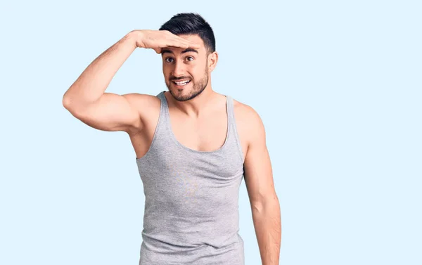 Joven Hombre Guapo Con Traje Baño Camiseta Sin Manga Muy —  Fotos de Stock