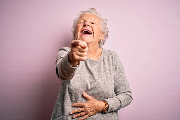 Senior Beautiful Woman Wearing Casual Shirt Standing Isolated Pink Background — Stock Photo, Image