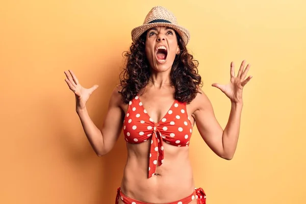 Mujer Mediana Edad Que Lleva Bikini Sombrero Verano Loco Loco — Foto de Stock