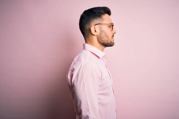 Young Handsome Man Wearing Elegant Shirt Glasses Standing Pink Background — Stock Photo, Image