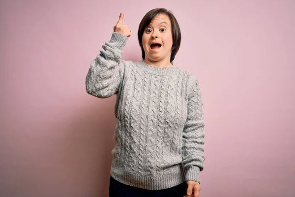 Young Syndrome Woman Wearing Casual Sweater Isolated Background Pointing Finger — Stock Photo, Image