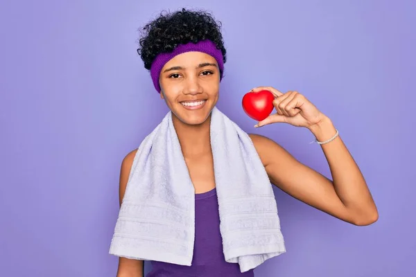 Mulher Afro Americana Africana Bonita Desportiva Fazendo Exercício Vestindo Toalha — Fotografia de Stock