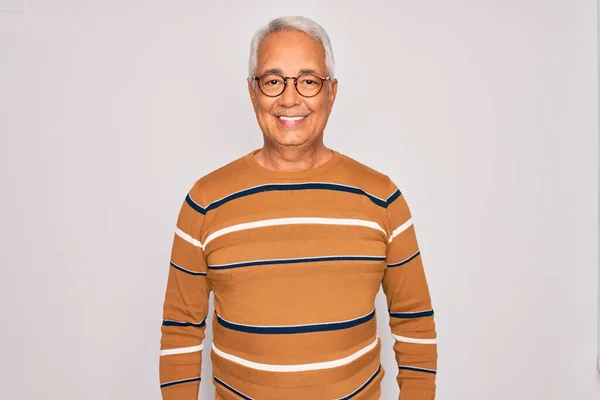 Homem Bonito Cabelos Grisalhos Sênior Meia Idade Usando Óculos Camisola — Fotografia de Stock