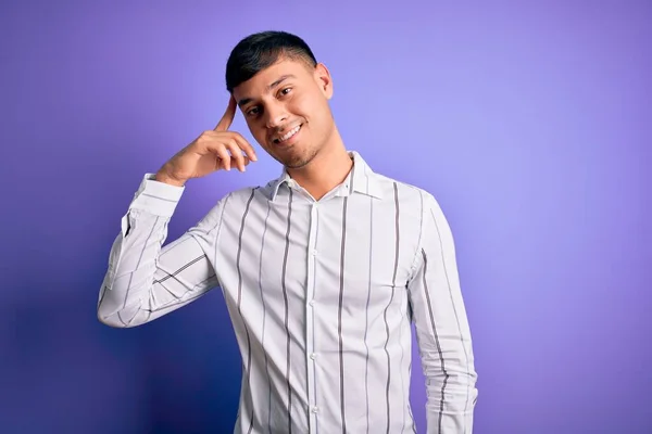 Joven Hombre Hispano Guapo Usando Elegante Camisa Negocios Pie Sobre — Foto de Stock