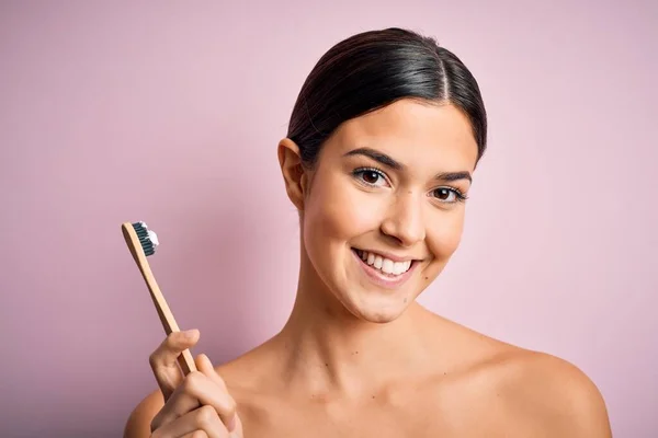 Young Beautiful Brunette Woman Brushing Her Teeth Using Tooth Brush — Stock Photo, Image