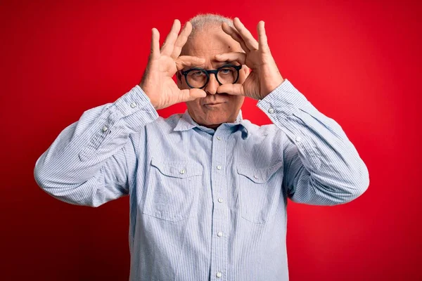 Homem Hoary Bonito Meia Idade Vestindo Camisa Listrada Casual Óculos — Fotografia de Stock