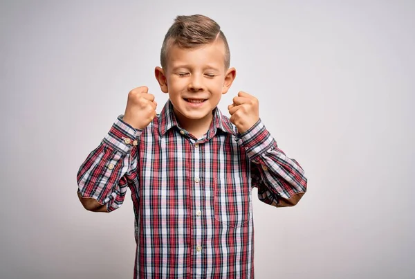 Ung Liten Kaukasisk Unge Med Blå Ögon Bär Elegant Skjorta — Stockfoto