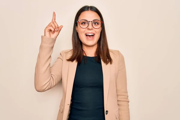 Young Beautiful Brunette Businesswoman Wearing Jacket Glasses White Background Pointing — Stock Photo, Image