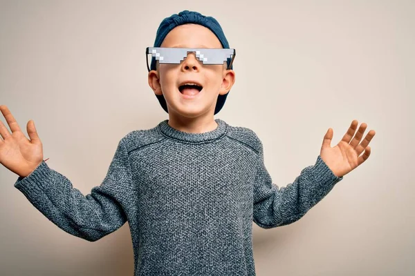 Jeune Enfant Caucasien Portant Des Lunettes Vie Voyou Mème Internet — Photo