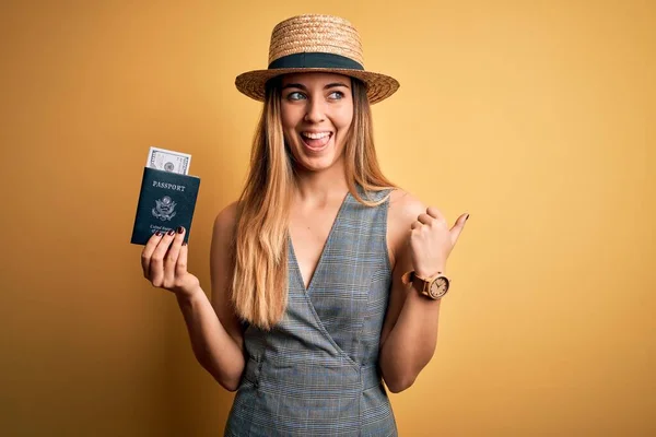 Blonde Tourist Woman Blue Eyes Vacation Holding United States Passport — Stock Photo, Image