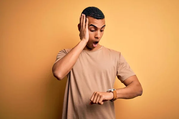 Young Handsome African American Man Wearing Casual Shirt Standing Yellow — Stock Photo, Image