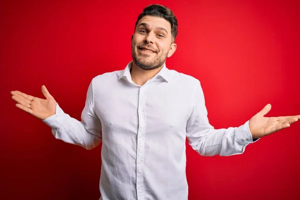 Jovem Homem Negócios Com Olhos Azuis Vestindo Camisa Elegante Sobre — Fotografia de Stock