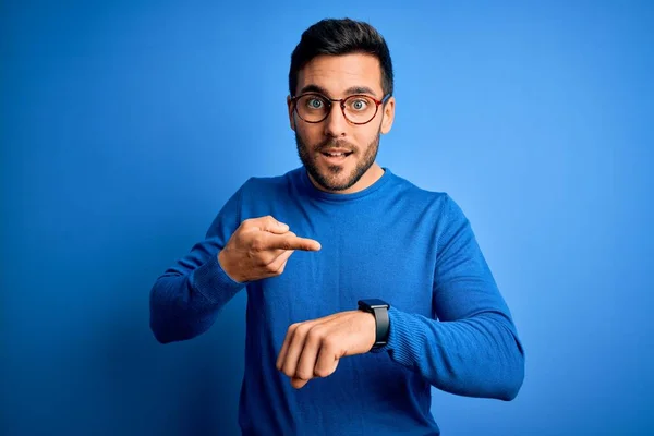 Young Handsome Man Beard Wearing Casual Sweater Glasses Blue Background — Stock Photo, Image