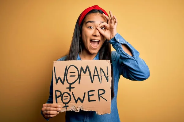 Hermosa Activista Mujer Asiática Pidiendo Los Derechos Las Mujeres Sosteniendo — Foto de Stock