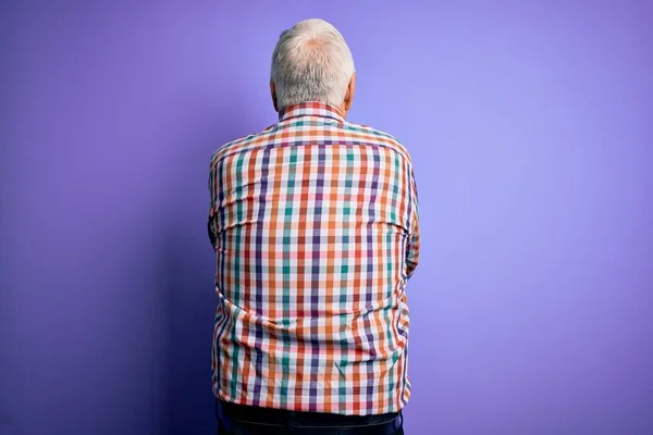 Senior Knappe Hamburger Man Het Dragen Van Casual Kleurrijke Shirt — Stockfoto