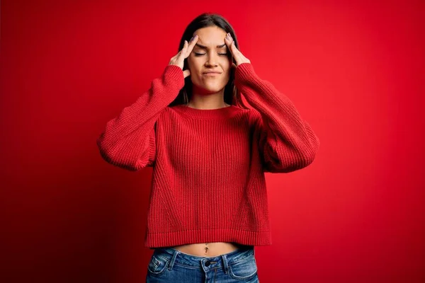 Beautiful Young Brunette Woman Wearing Casual Sweater Standing Red Isolated — Stock Photo, Image