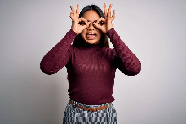 Hermosa Mujer Negocios Asiática Vistiendo Suéter Casual Gafas Sobre Fondo —  Fotos de Stock