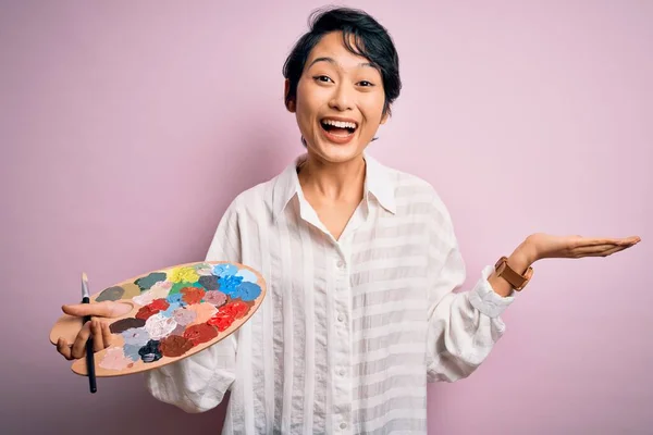 Jonge Mooie Chinese Kunstenaar Vrouw Schilderen Met Behulp Van Penseel — Stockfoto