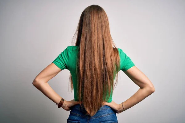 Jovem Mulher Ruiva Bonita Vestindo Casual Shirt Verde Óculos Sobre — Fotografia de Stock