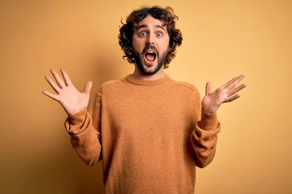 Young Handsome Man Beard Wearing Casual Sweater Standing Yellow Background — Stock Photo, Image