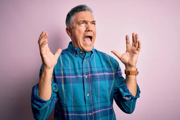 Hombre Guapo Pelo Gris Mediana Edad Con Camisa Casual Sobre —  Fotos de Stock