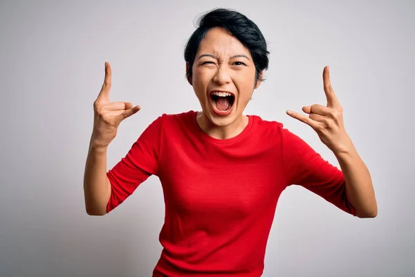 Joven Hermosa Chica Asiática Vistiendo Casual Camiseta Roja Pie Sobre — Foto de Stock