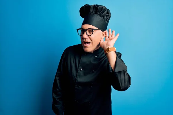 Bello Chef Medioevale Dai Capelli Grigi Con Uniforme Cucina Cappello — Foto Stock