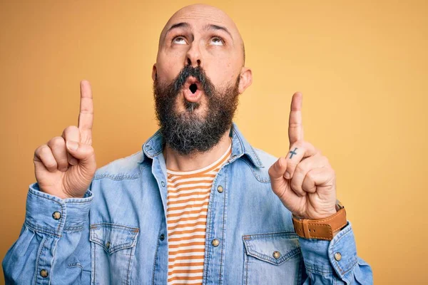 Handsome Bald Man Beard Wearing Casual Denim Jacket Striped Shirt — Stock Photo, Image
