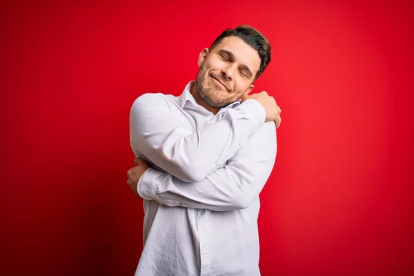 Jovem Homem Negócios Com Olhos Azuis Vestindo Camisa Elegante Sobre — Fotografia de Stock