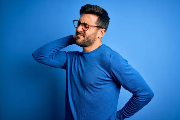 Young Handsome Man Beard Wearing Casual Sweater Glasses Blue Background — Stock Photo, Image