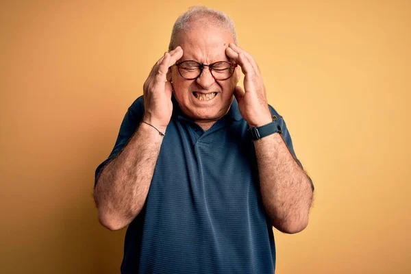 Homem Hoary Bonito Meia Idade Vestindo Pólo Casual Óculos Sobre — Fotografia de Stock