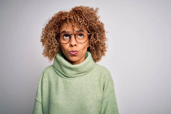 Jonge Mooie Afro Amerikaanse Vrouw Draagt Coltrui Bril Vissengezicht Met — Stockfoto