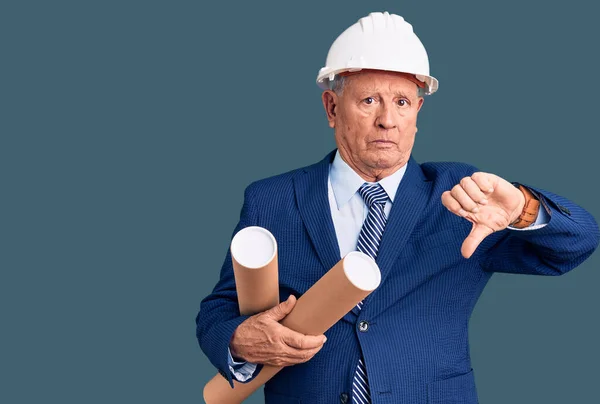 Senior Bell Uomo Dai Capelli Grigi Che Indossa Hardhat Architetto — Foto Stock