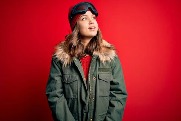 Menina Loira Usando Óculos Esqui Casaco Inverno Para Tempo Esqui — Fotografia de Stock