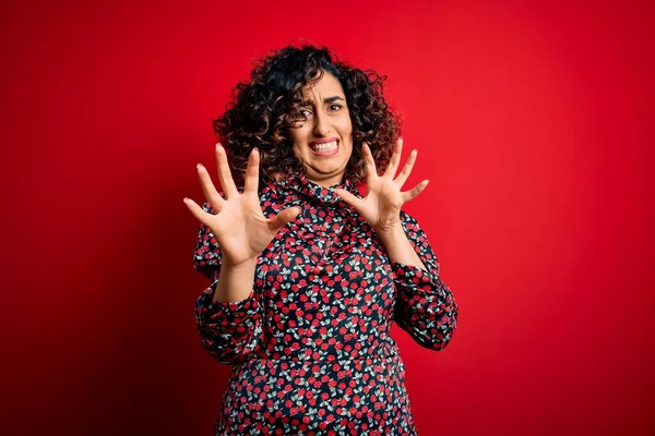 Young Beautiful Curly Arab Woman Wearing Casual Floral Dress Standing — Stock Photo, Image