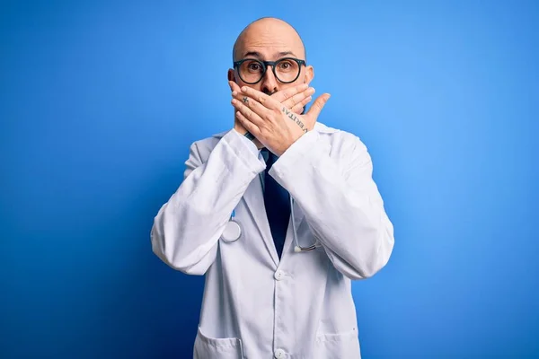 Knappe Kale Dokter Man Met Baard Draagt Een Bril Stethoscoop — Stockfoto