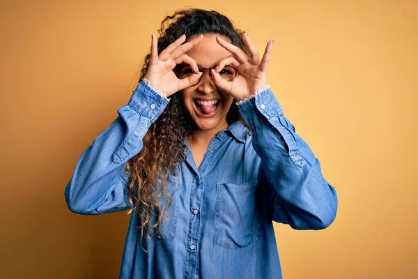 Beautiful Woman Curly Hair Wearing Casual Denim Shirt Glasses Yellow — Stock Photo, Image