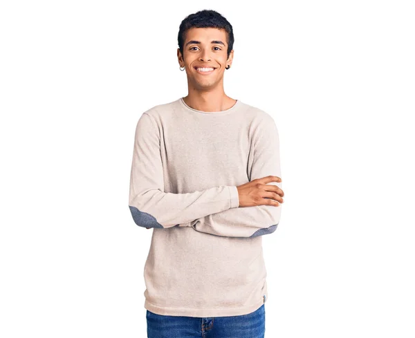 Jonge Afrikaans Amerikaanse Man Casual Kleding Vrolijk Gezicht Glimlachend Met — Stockfoto