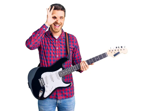 Bonito Jovem Com Urso Jogar Guitarra Elétrica Sorrindo Feliz Fazendo — Fotografia de Stock